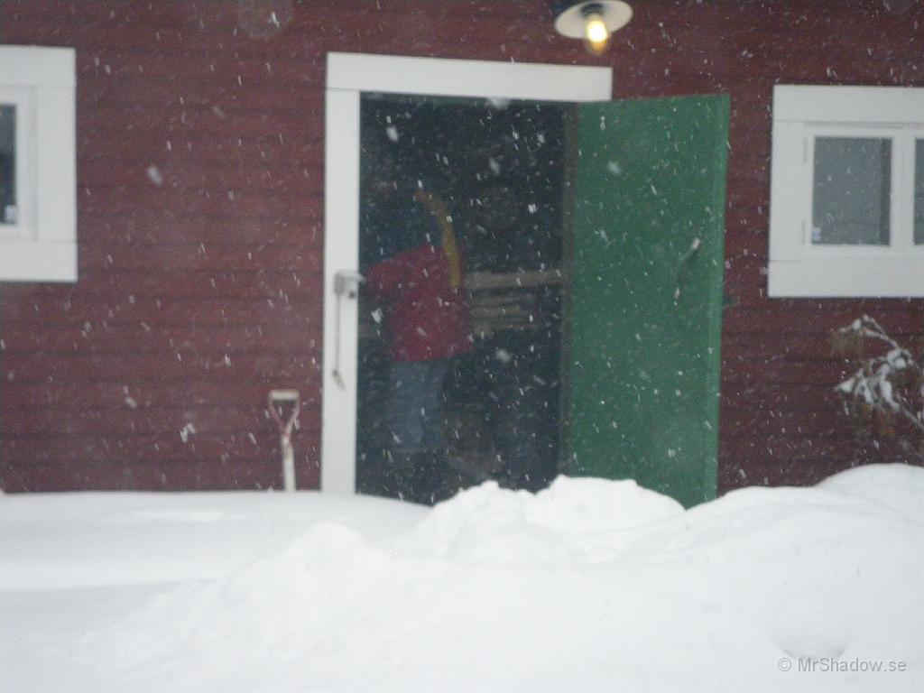 IMGP0373.JPG - Och det fortsätter att snöa, men man ser ju fortfarande till boa.. ca 15 m bort, så det är ju inte så farligt.