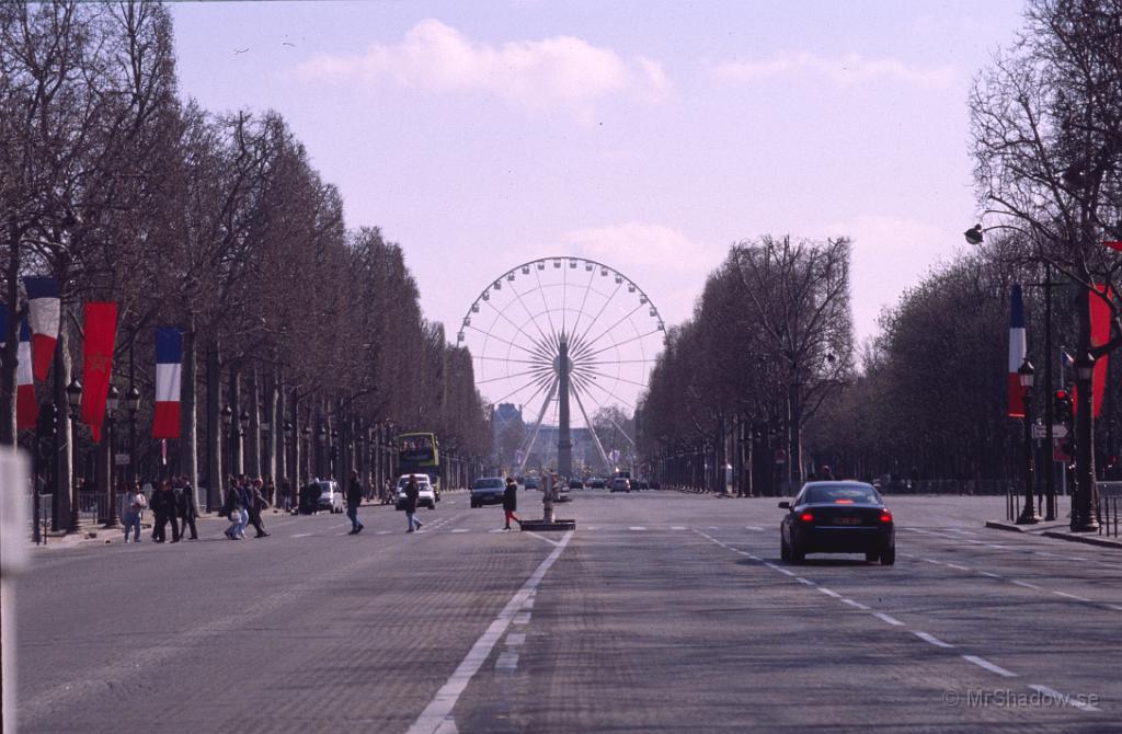 62-0021.jpg - Champs Elysées och ett Pariserhjul... Obelisken också förståss