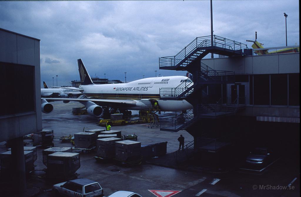 67-0018.jpg - Boing 747-400 Plåtfågeln som skall ta oss från Frankfurt till Singapore