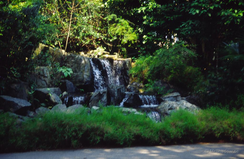 68-0026.jpg - Konstgjort vattenfall